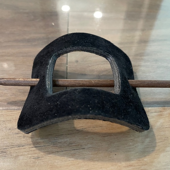 2-Piece Vintage Bun Holders - Picture 4 of 7